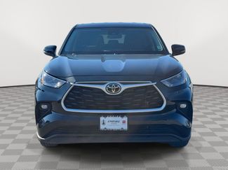 Used 2024 Toyota Highlander LE AWD/4WD video 2