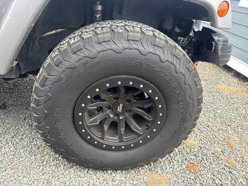 Used 2018 Jeep Wrangler Sport image 24