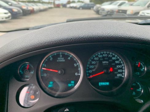 Used 2011 GMC Yukon Denali image 11