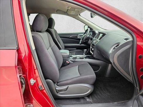 Used 2020 Nissan Pathfinder SV image 21