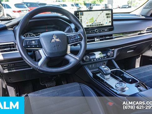 Used 2025 Mitsubishi Outlander SE FWD image 28