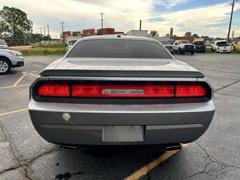Used 2014 Dodge Challenger R/T image 4