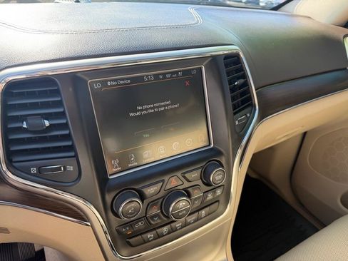 Used 2017 Jeep Grand Cherokee Overland RWD image 42