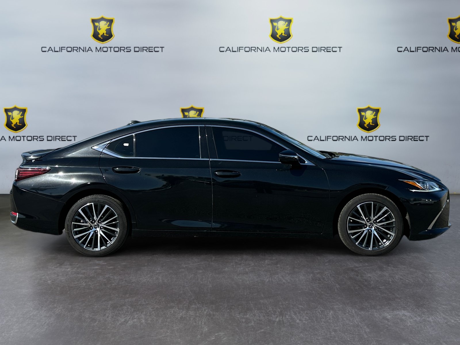 Used 2025 Lexus ES 300h w/ Premium Package FWD image 6