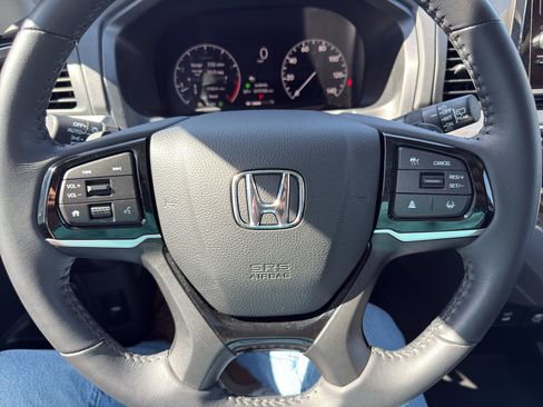 Used 2025 Honda Odyssey Touring image 24