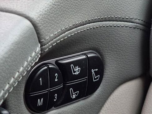 Used 2009 Mercedes-Benz SL 550 image 12