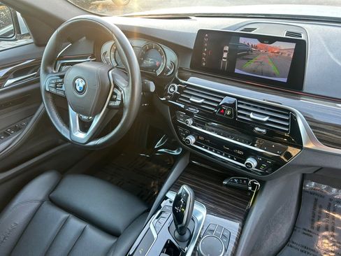 Used 2019 BMW 530i xDrive image 24