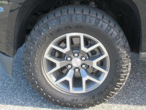 Used 2021 GMC Canyon AT4 w/ Driver Alert Package image 10