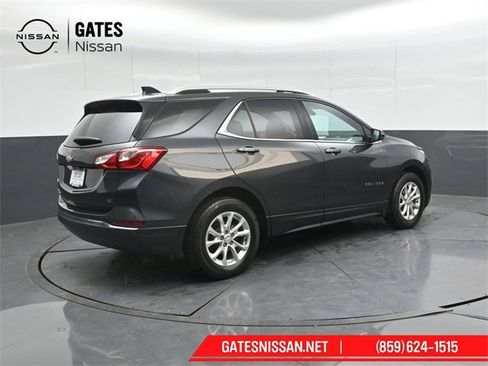 Used 2018 Chevrolet Equinox LT w/ Sun & Infotainment Package image 2