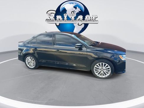 Used 2016 Volkswagen Jetta SEL image 2