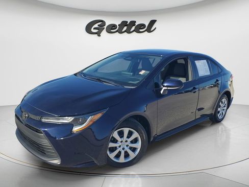 Certified 2023 Toyota Corolla LE FWD image 1