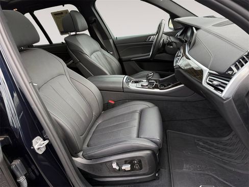 Used 2021 BMW X5 xDrive40i w/ M Sport Package image 15