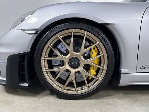 Used 2024 Porsche 718 Cayman GT4 RS RWD image 13