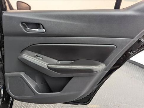 Used 2022 Nissan Altima 2.5 SV FWD image 18