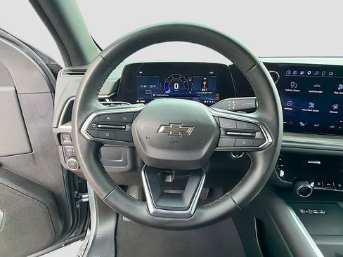 Used 2025 Chevrolet Suburban Z71 AWD/4WD image 39
