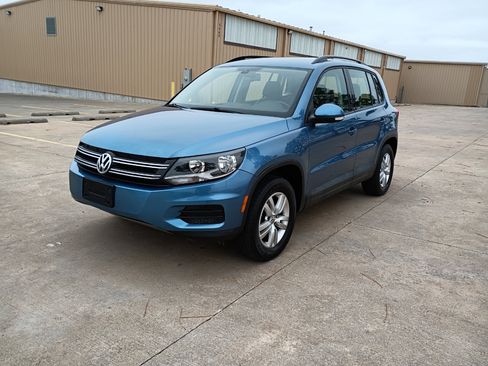 Used 2017 Volkswagen Tiguan S image 8