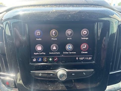 Used 2021 Chevrolet Traverse LS FWD image 16