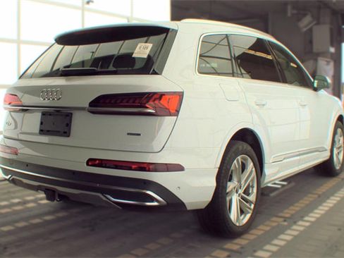 Used 2023 Audi Q7 3.0T Premium Plus w/ Premium Plus Package AWD/4WD image 6