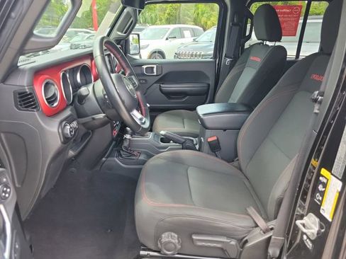 Used 2021 Jeep Gladiator Rubicon AWD/4WD image 17
