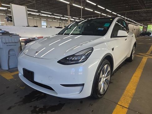 Used 2021 Tesla Model Y Long Range AWD/4WD image 3