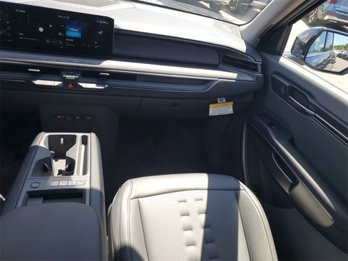New 2026 Kia EV9 Wind image 28