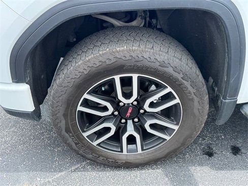 Used 2022 GMC Sierra 1500 AT4 w/ AT4 Premium Package image 13