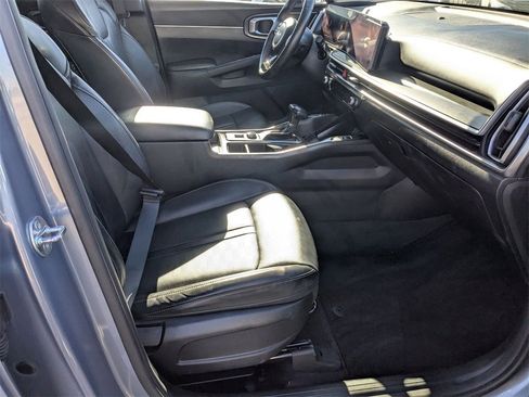 Used 2024 Kia Sorento S image 31
