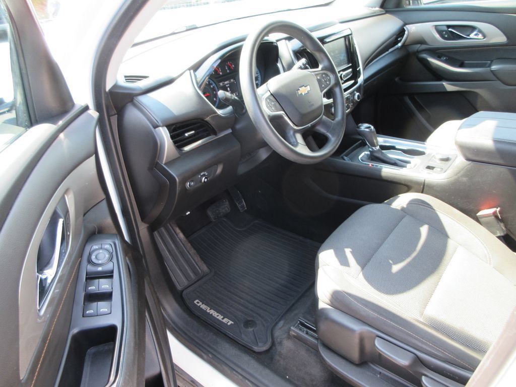 Certified 2019 Chevrolet Traverse LS FWD image 12