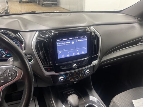 Used 2022 Chevrolet Traverse LT image 30