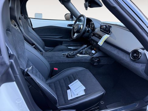 New 2026 MAZDA MX-5 Miata Club w/ Brembo/BBS Recaro Package RWD image 19