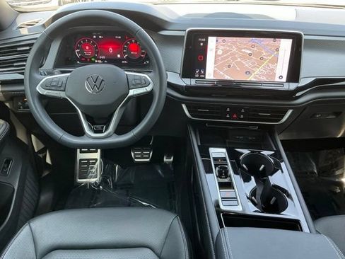 Certified 2024 Volkswagen Atlas Cross Sport SEL R-Line AWD/4WD image 13