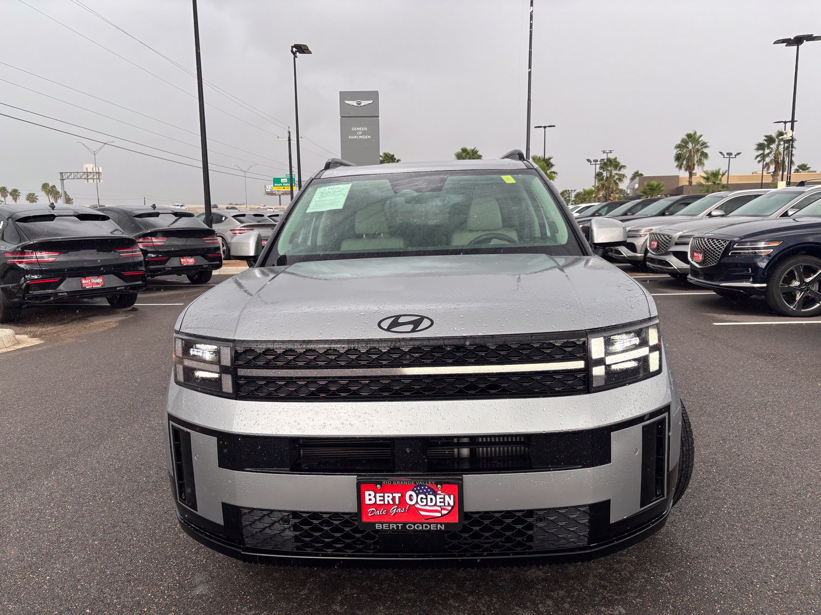 Used 2024 Hyundai Santa Fe Calligraphy FWD image 2