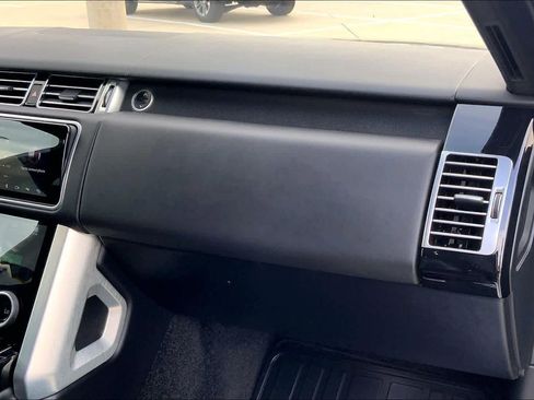 Used 2020 Land Rover Range Rover HSE image 18