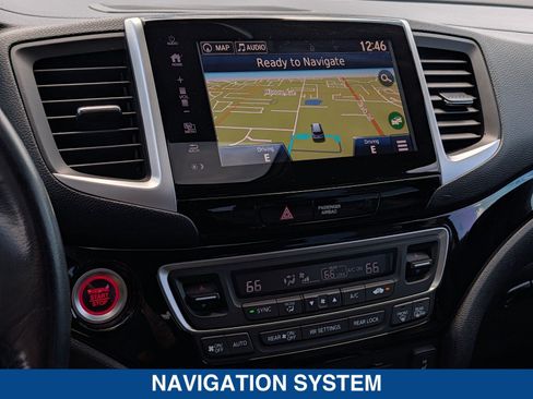 Used 2018 Honda Pilot Touring image 32
