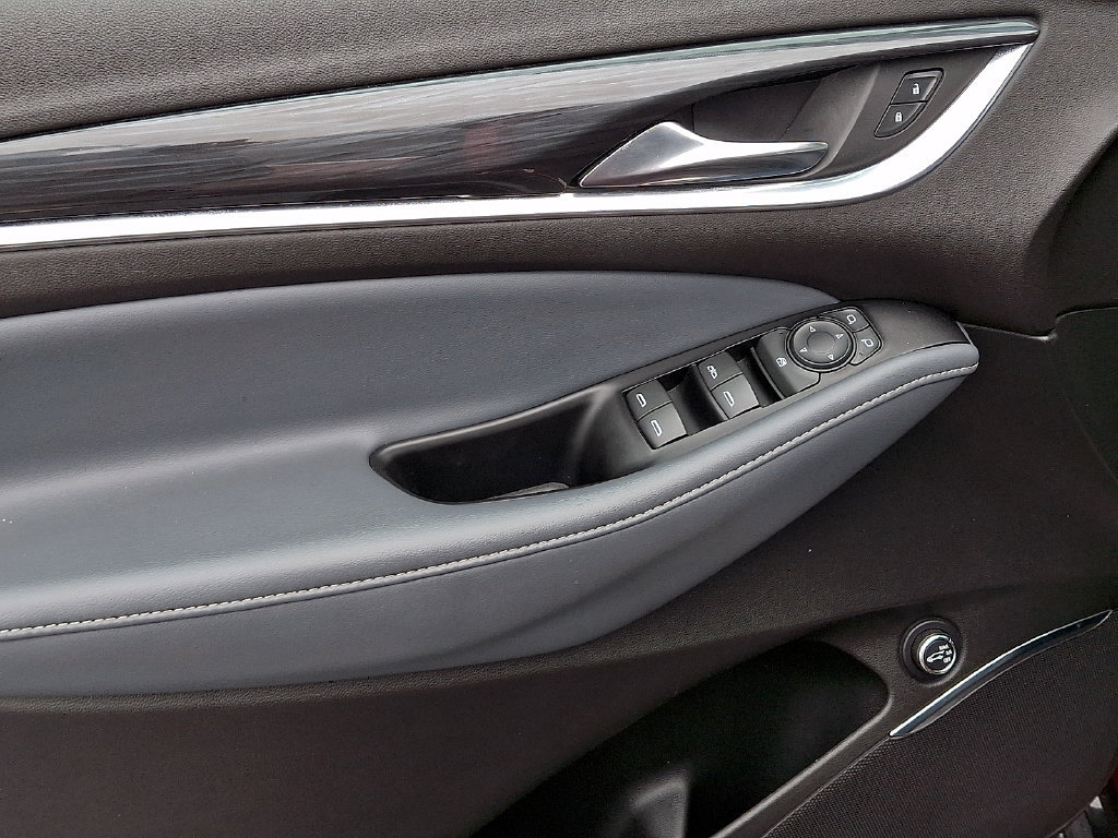 Used 2024 Buick Enclave Essence w/ Sport Touring Edition FWD image 12
