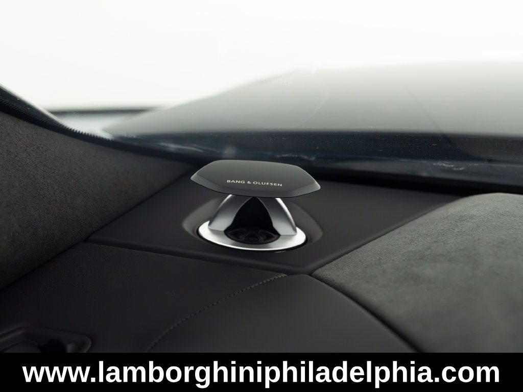 Used 2026 Lamborghini Urus SE AWD/4WD image 29