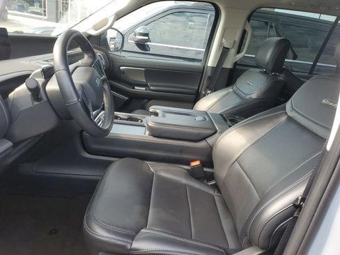 Used 2025 Ford Expedition Max Platinum w/ Driver's Package AWD/4WD image 11