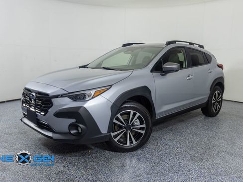 Used 2024 Subaru Crosstrek 2.0i Premium AWD/4WD image 3