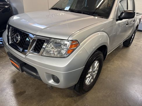 Used 2016 Nissan Frontier SV image 4
