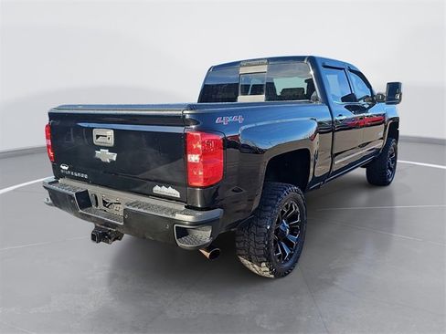 Used 2017 Chevrolet Silverado 2500 High Country image 3
