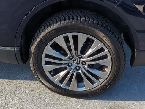 Used 2024 Toyota Venza Limited AWD/4WD image 8