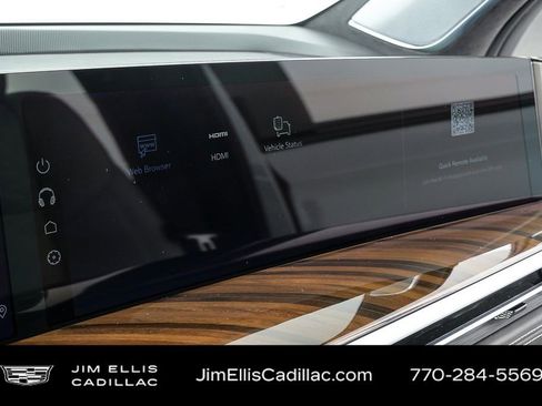 Certified 2026 Cadillac Escalade ESV Platinum Sport w/ LPO, ONYX Package AWD/4WD image 16