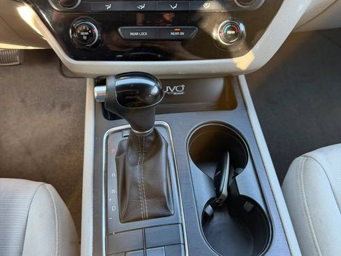 Used 2015 Kia Sedona LX FWD image 26