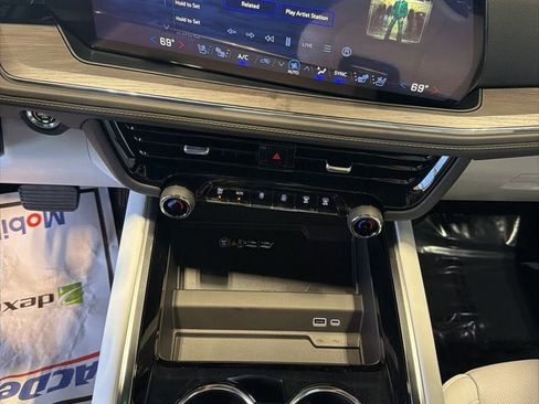 New 2026 Chevrolet Tahoe Premier w/ Sun And Tow Package AWD/4WD image 22