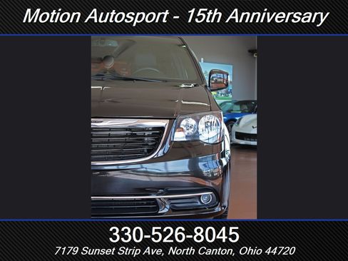 Used 2015 Chrysler Town & Country S w/ Driver Convenience Group FWD image 6