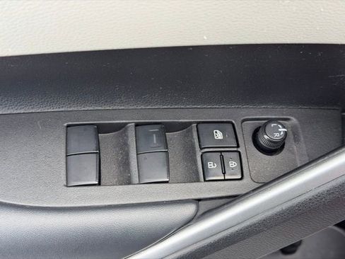 Used 2022 Toyota Corolla Cross LE image 18