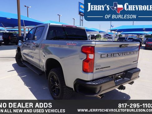Used 2024 Chevrolet Silverado 1500 Custom Trail Boss w/ LPO, Dark Essentials Package AWD/4WD image 4