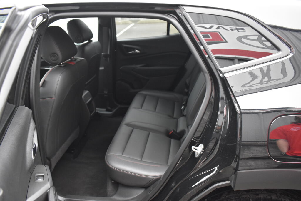 Used 2024 Chevrolet Trax RS w/ Driver Confidence Package FWD image 20