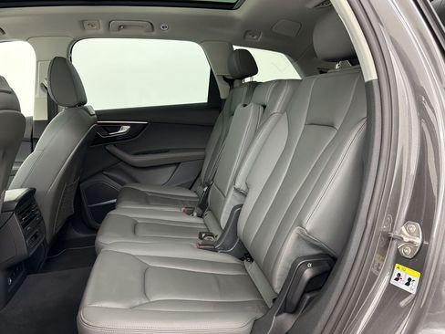 Used 2025 Audi Q7 3.0T Premium Plus AWD/4WD image 22