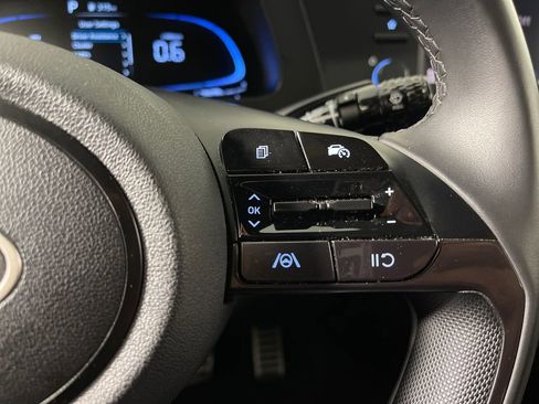 Certified 2025 Hyundai Elantra Sport FWD image 30